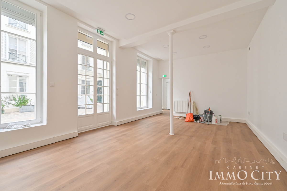 Location Bureau  2 pièces - 54m² 75009 Paris