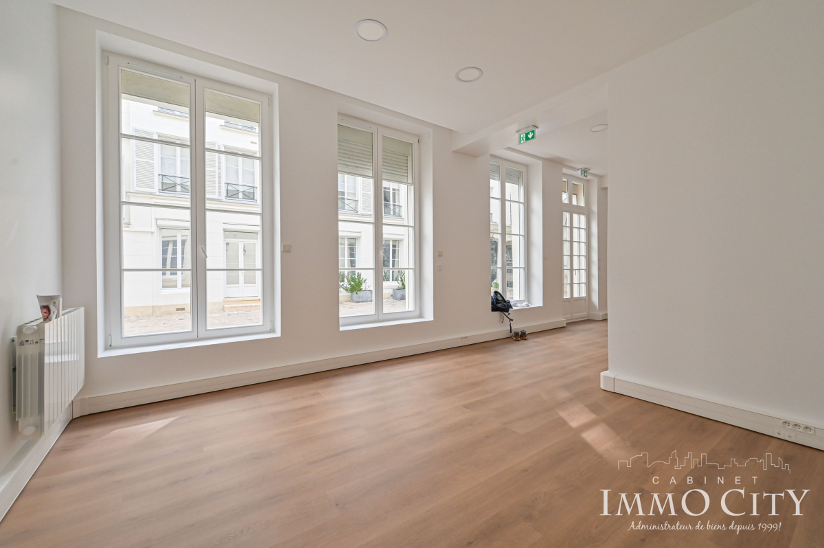 Location Bureau  2 pièces - 54m² 75009 Paris