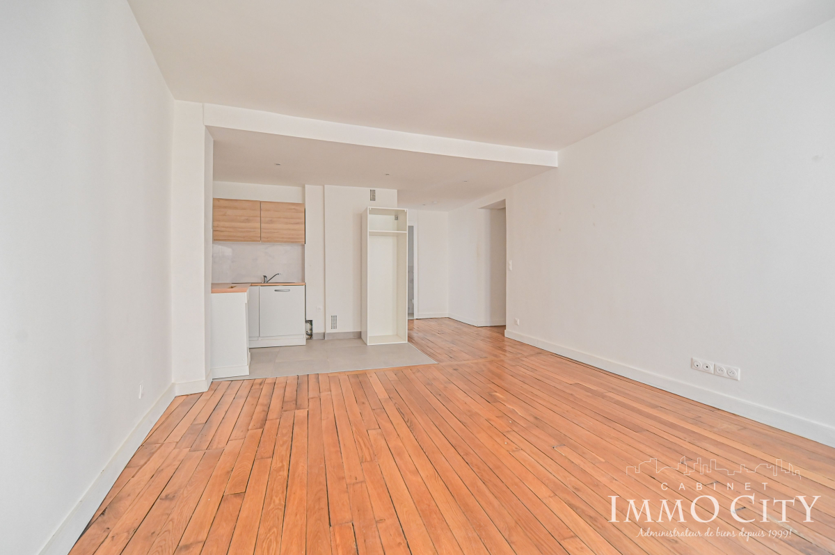 Location Appartement  2 pièces - 52m² 75012 Paris