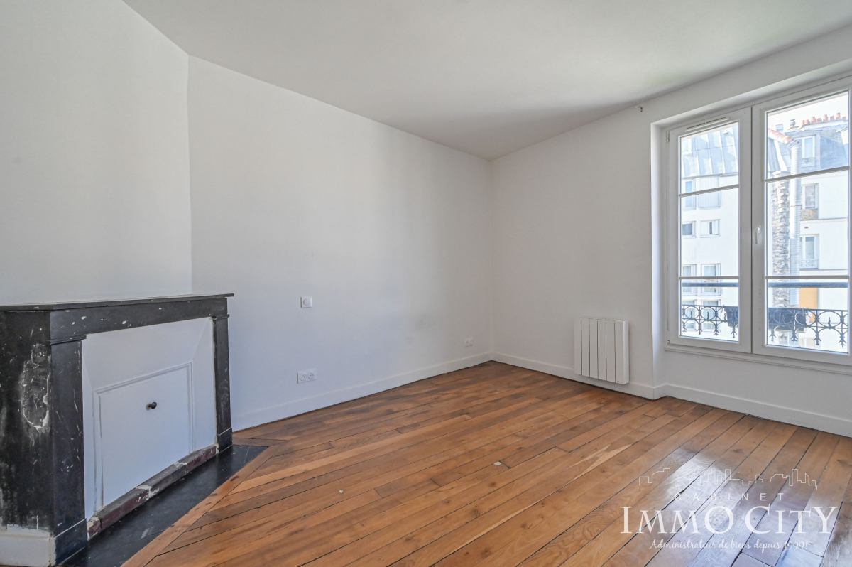 Location Appartement  2 pièces - 52m² 75012 Paris
