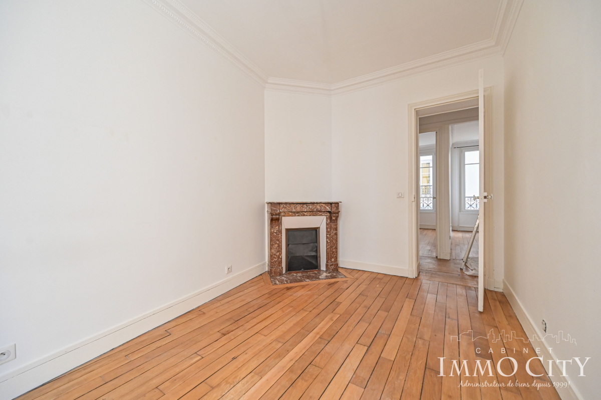 Location Appartement  3 pièces - 44m² 75012 Paris