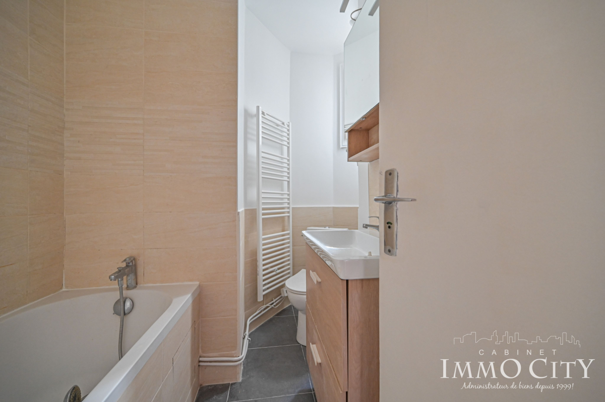 Location Appartement  3 pièces - 44m² 75012 Paris