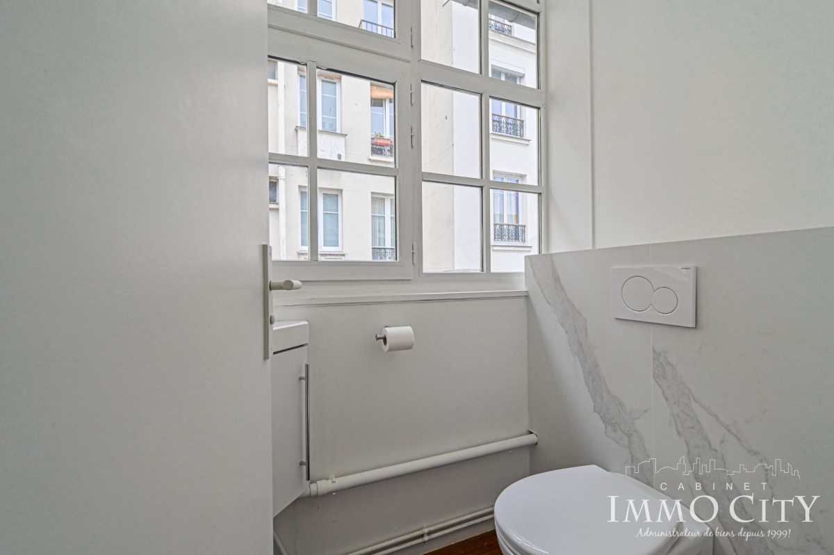 Location Bureau  1 pièce (studio) - 85m² 75011 Paris