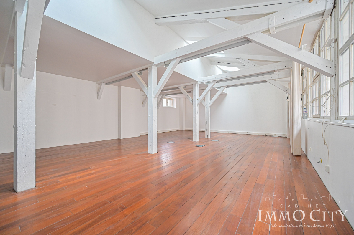 Location Bureau  1 pièce (studio) - 85m² 75011 Paris