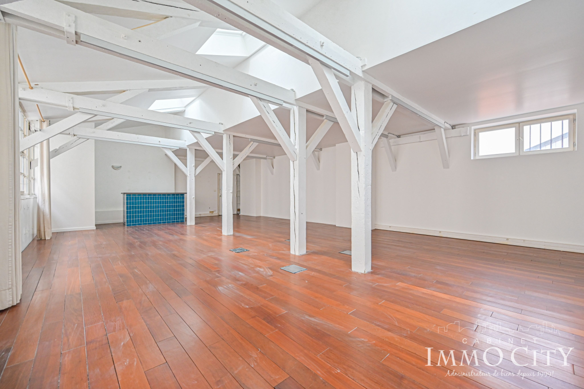 Location Bureau  1 pièce (studio) - 85m² 75011 Paris