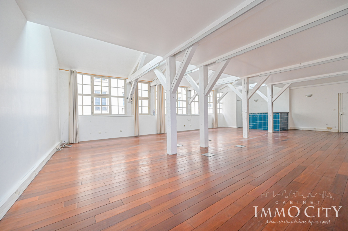 Location Bureau  1 pièce (studio) - 85m² 75011 Paris