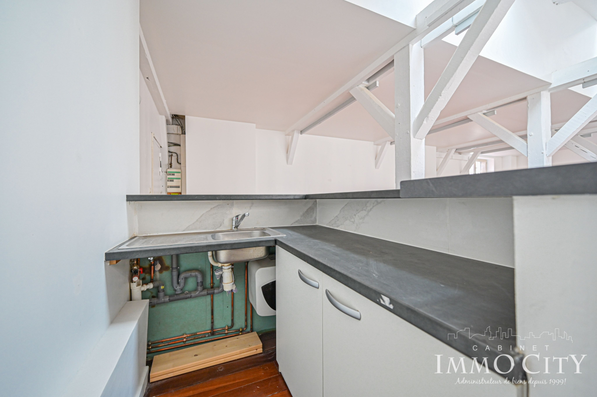 Location Bureau  1 pièce (studio) - 85m² 75011 Paris