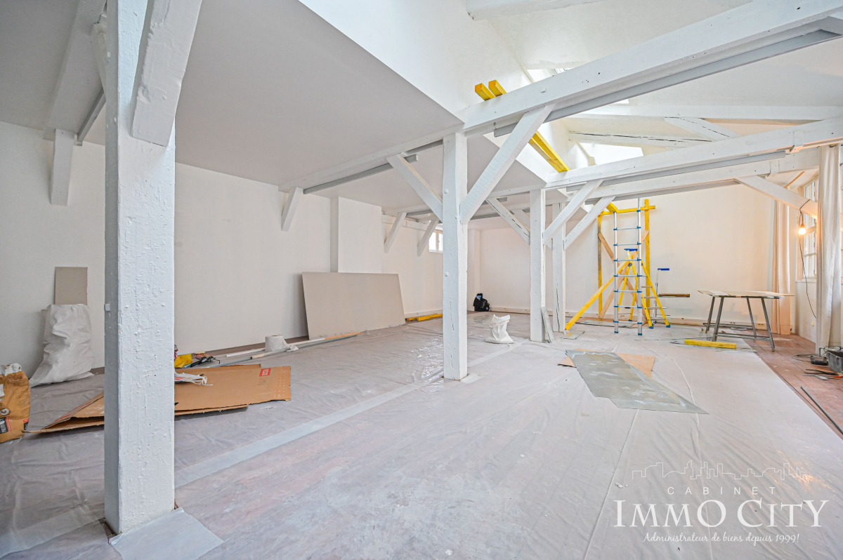 Location Appartement  1 pièce (studio) - 85m² 75011 Paris