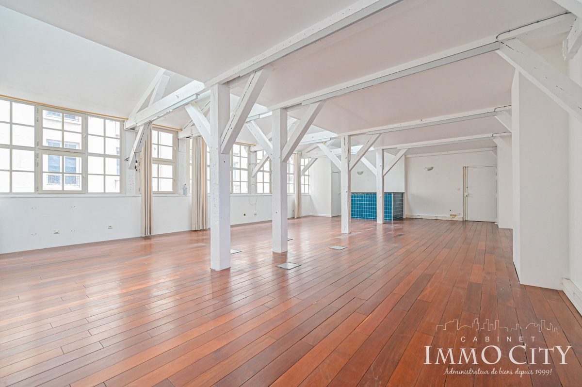 Location Bureau  1 pièce (studio) - 85m² 75011 Paris