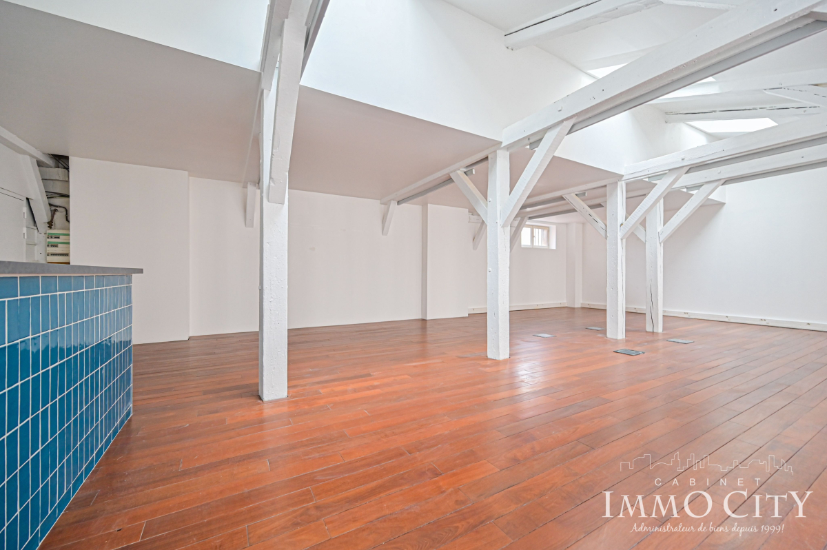 Location Bureau  1 pièce (studio) - 85m² 75011 Paris