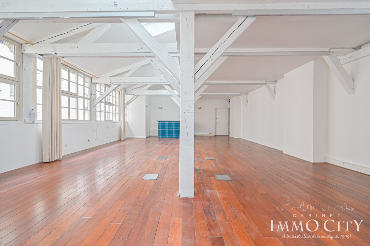 Location Bureau  1 pièce (studio) - 85m² 75011 Paris