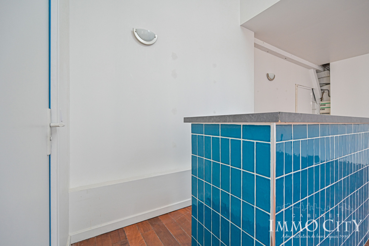Location Bureau  1 pièce (studio) - 85m² 75011 Paris