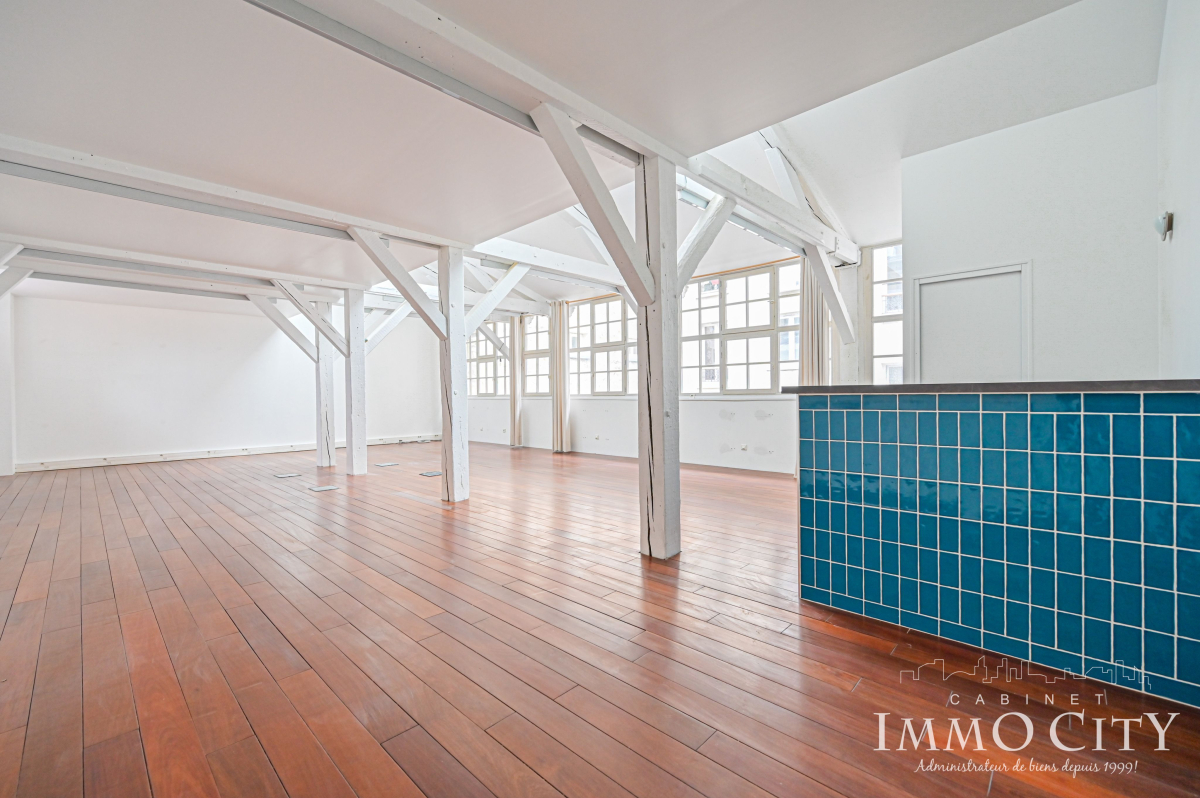 Location Bureau  1 pièce (studio) - 85m² 75011 Paris