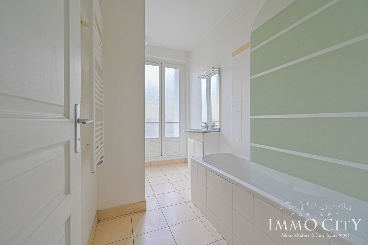 Location Appartement  3 pièces - 76m² 75014 Paris