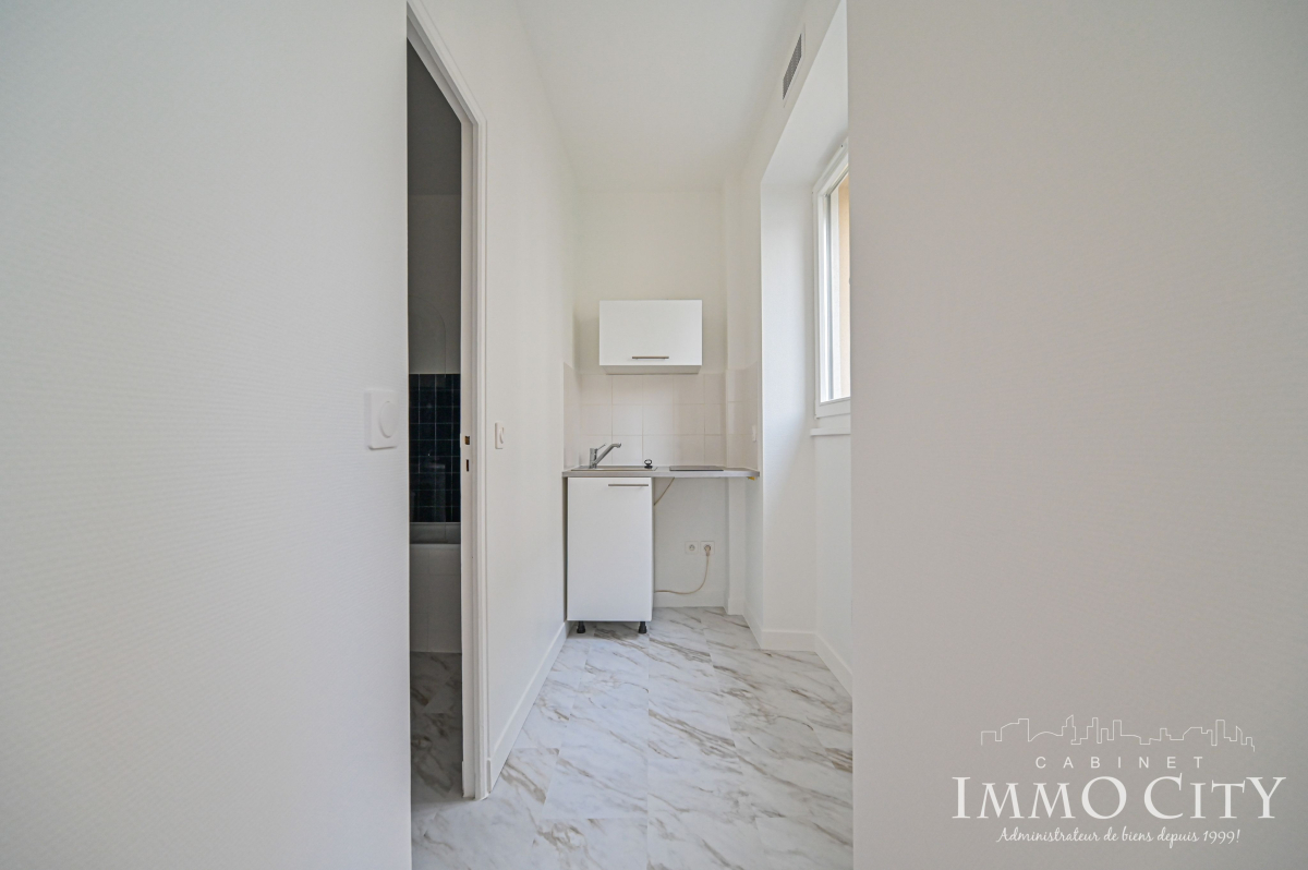 Location Appartement  1 pièce (studio) - 18m² 75012 Paris