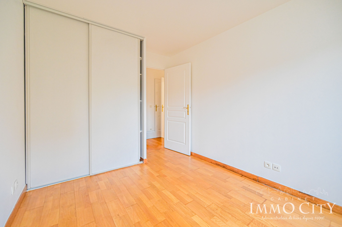 Location Appartement  4 pièces - 79m² 92250 La Garenne-colombes
