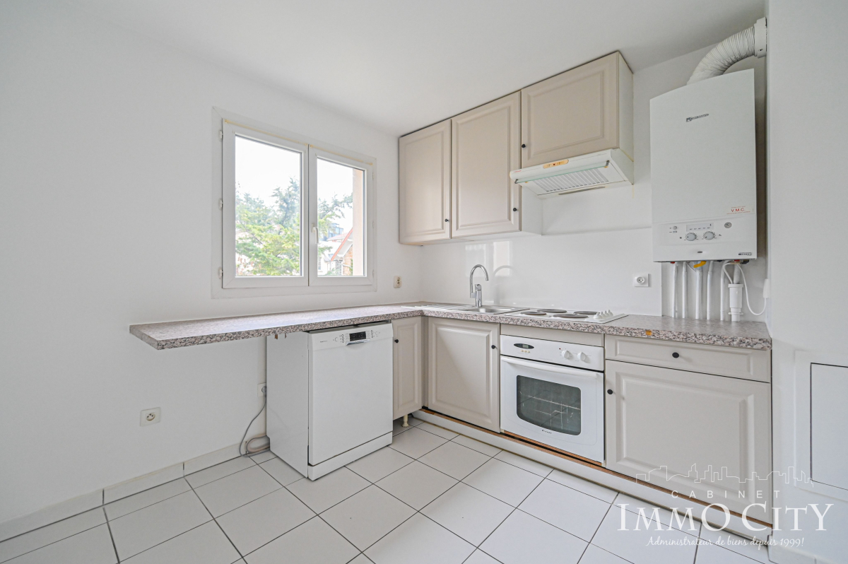 Location Appartement  4 pièces - 79m² 92250 La Garenne-colombes