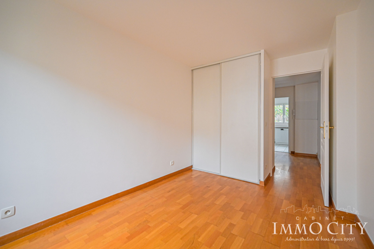 Location Appartement  4 pièces - 79m² 92250 La Garenne-colombes