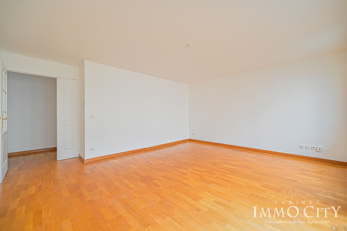 Location Appartement  4 pièces - 79m² 92250 La Garenne-colombes