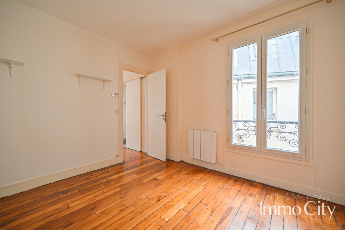 Location Appartement  2 pièces - 29m² 75017 Paris