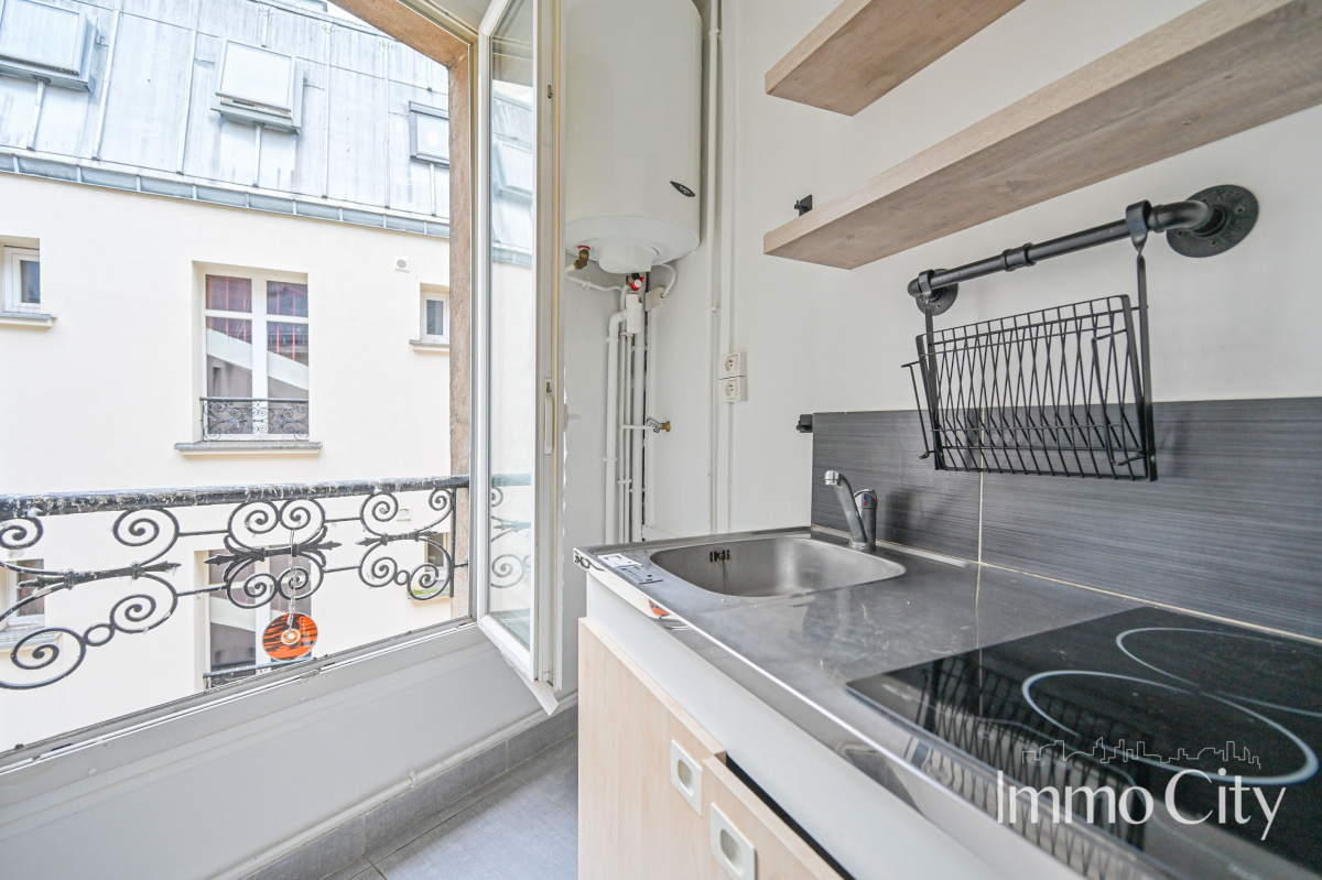 Location Appartement  2 pièces - 29m² 75017 Paris
