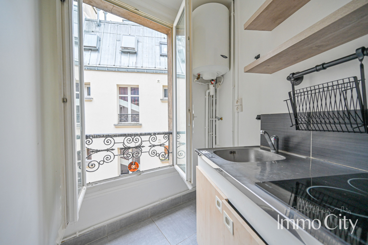 Location Appartement  2 pièces - 29m² 75017 Paris