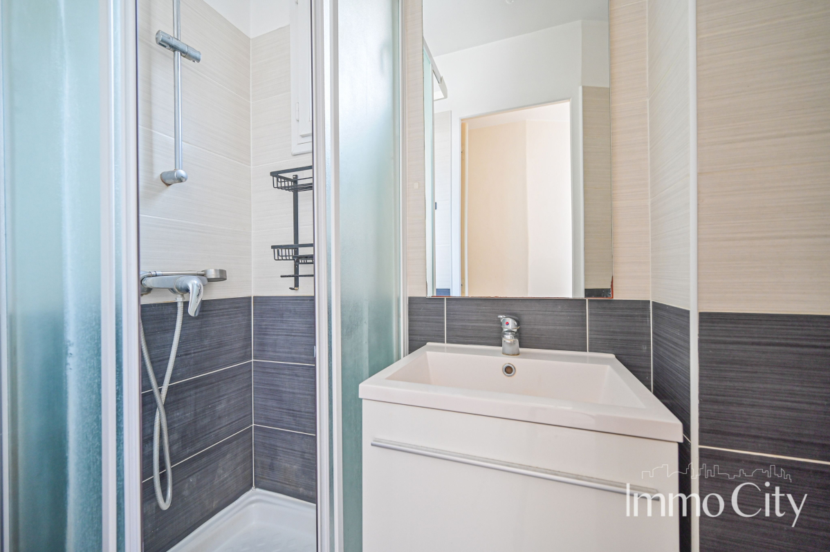 Location Appartement  2 pièces - 29m² 75017 Paris
