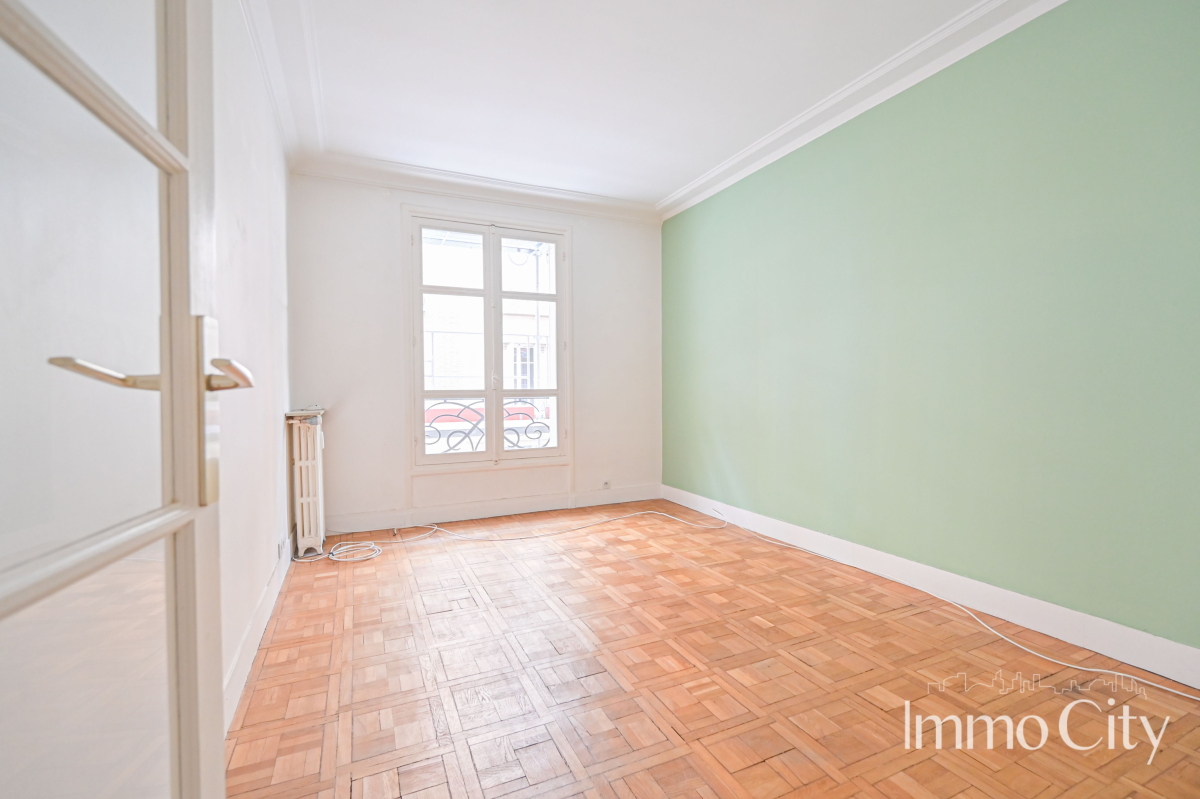 Location Appartement  2 pièces - 47m² 75017 Paris