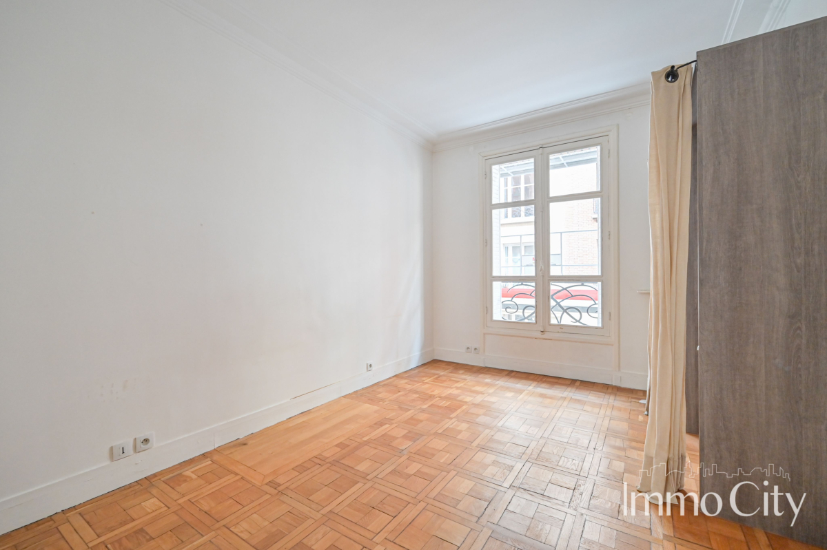 Location Appartement  2 pièces - 47m² 75017 Paris