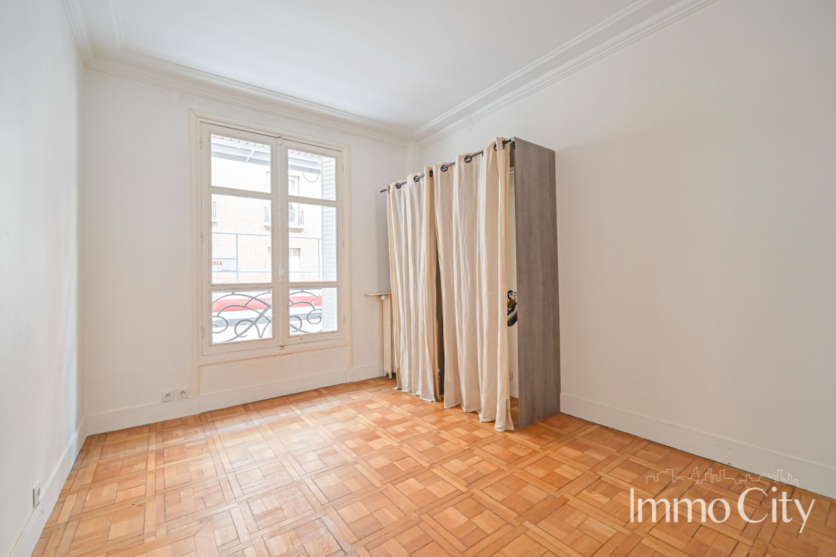 Location Appartement  2 pièces - 47m² 75017 Paris