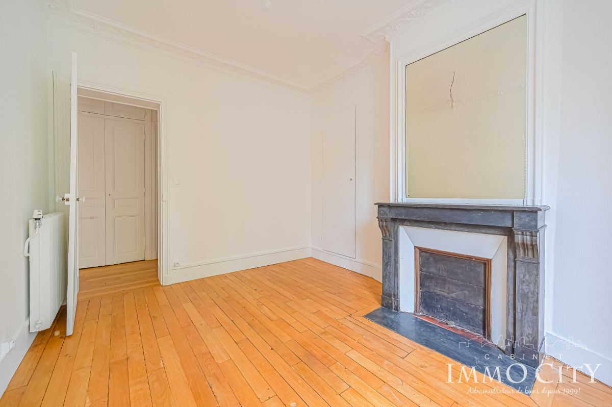 Location Appartement  4 pièces - 87m² 75003 Paris