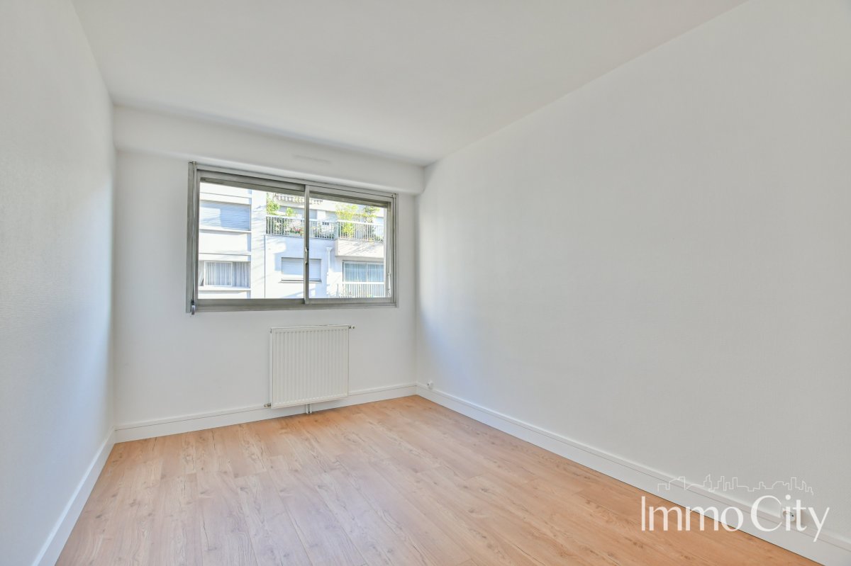 Location Appartement  3 pièces - 77.3m² 75012 Paris