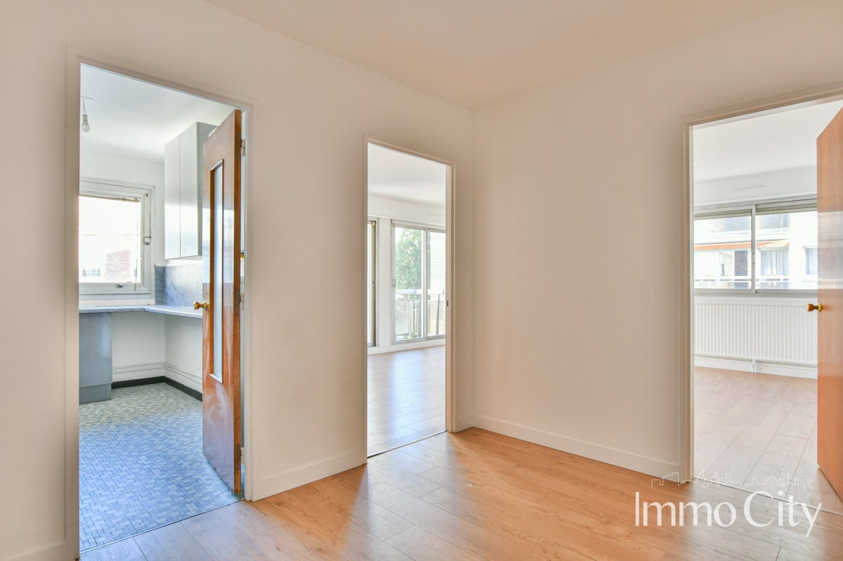 Location Appartement  3 pièces - 77.3m² 75012 Paris