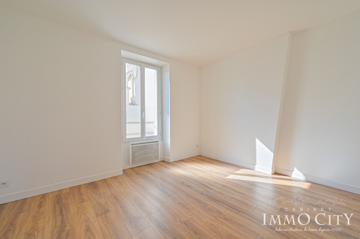 Location Appartement  2 pièces - 30m² 75020 Paris 20
