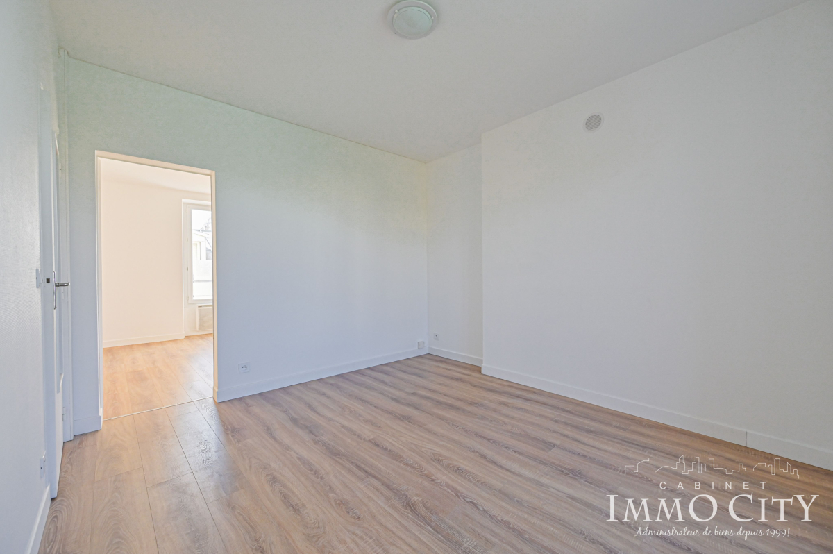 Location Appartement  2 pièces - 30m² 75020 Paris 20