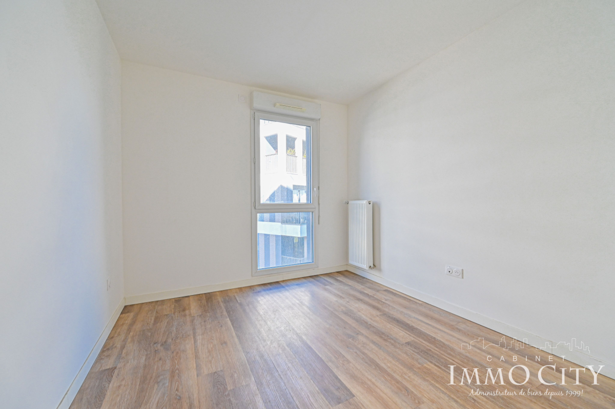 Location Appartement  4 pièces - 81m² 93230 Romainville