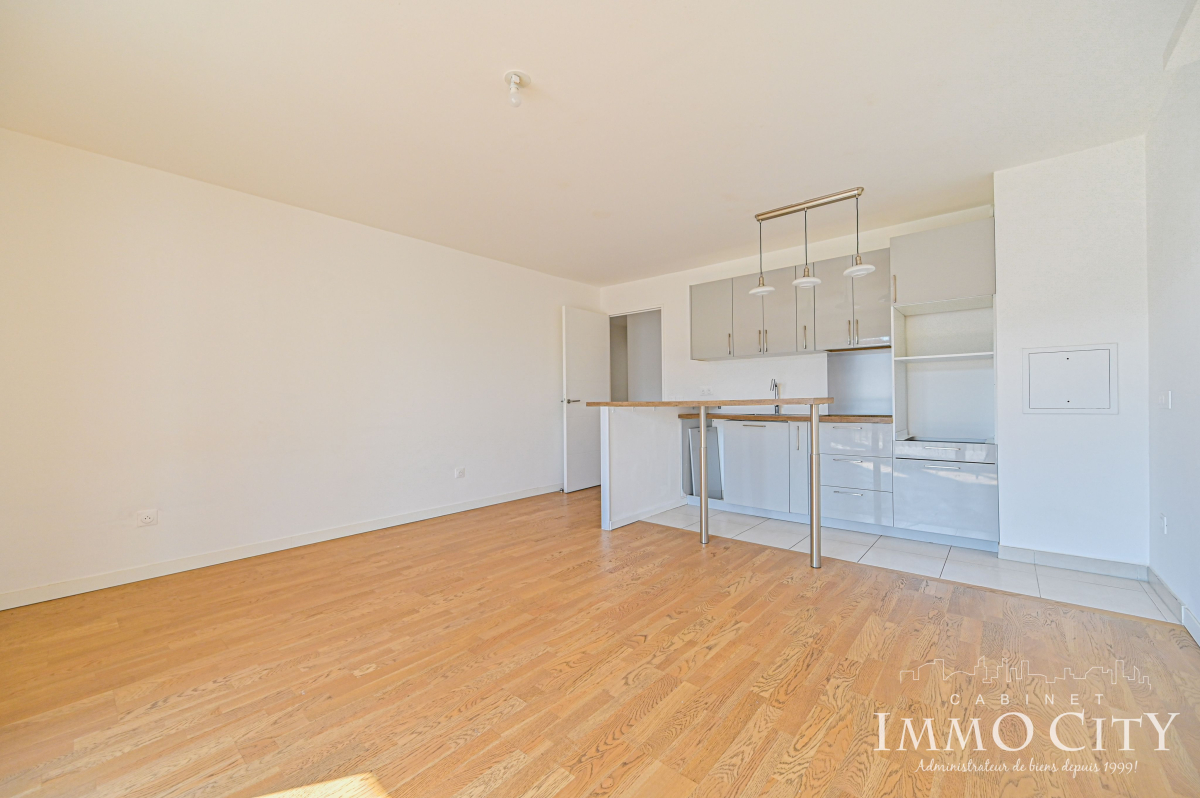 Location Appartement  4 pièces - 81m² 93230 Romainville