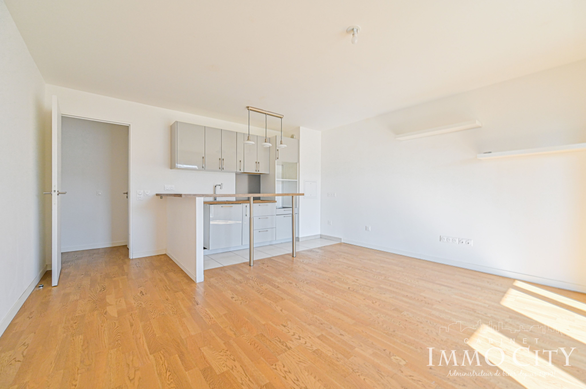 Location Appartement  4 pièces - 81m² 93230 Romainville