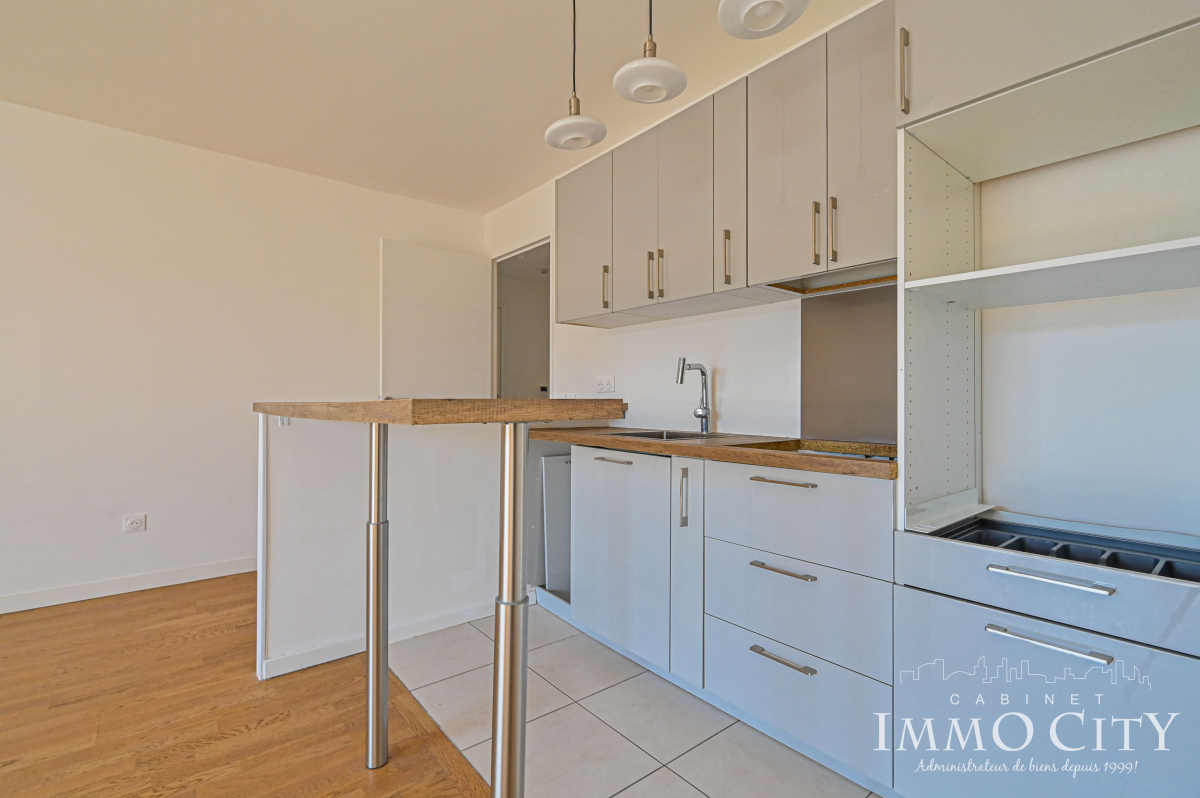 Location Appartement  4 pièces - 81m² 93230 Romainville