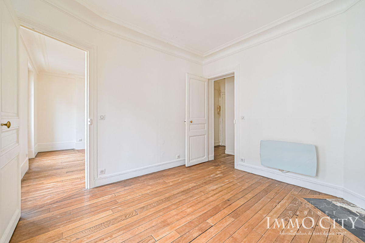Location Appartement  2 pièces - 32m² 75017 Paris