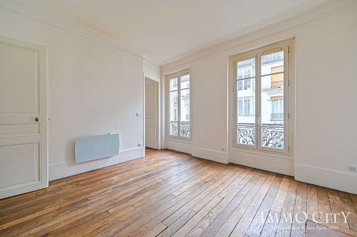 Location Appartement  2 pièces - 32m² 75017 Paris