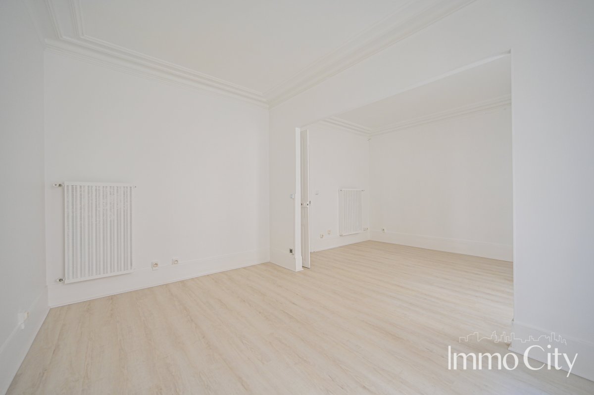 Location Appartement  2 pièces - 42.38m² 75009 Paris