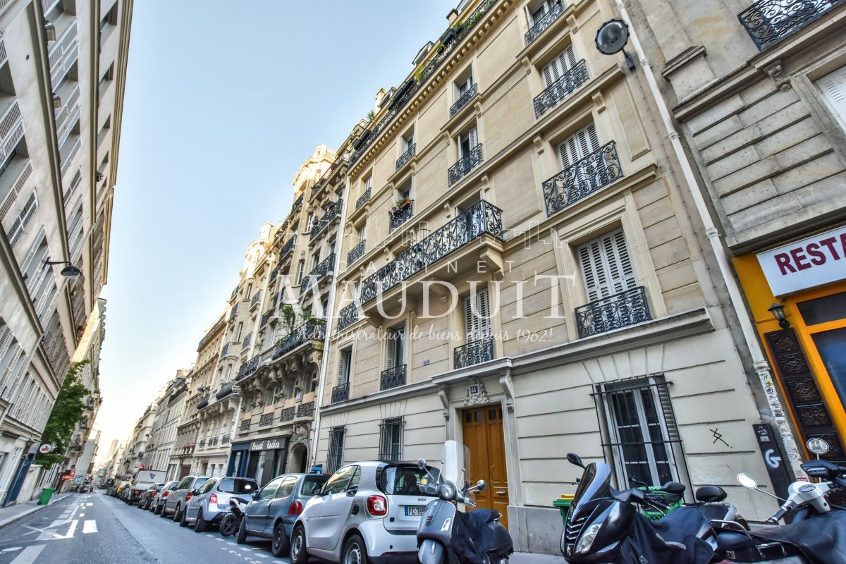 Location Appartement  2 pièces - 42.38m² 75009 Paris
