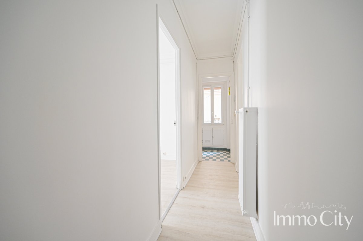 Location Appartement  2 pièces - 42.38m² 75009 Paris