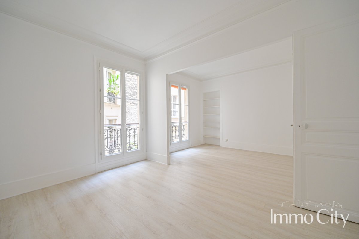 Location Appartement  2 pièces - 42.38m² 75009 Paris