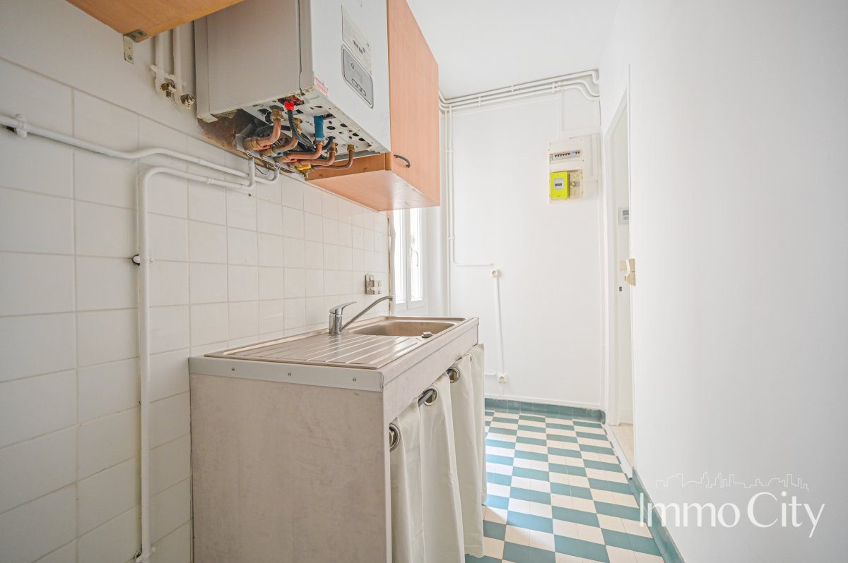 Location Appartement  2 pièces - 42.38m² 75009 Paris