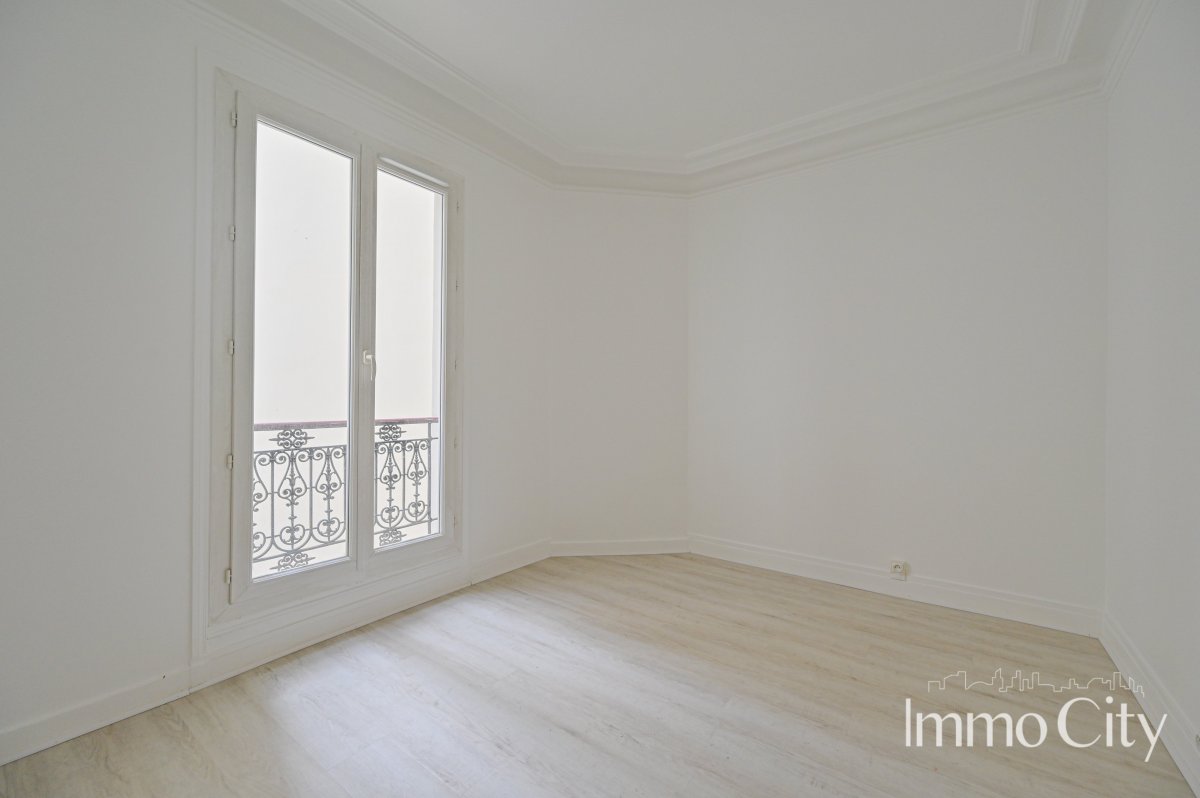 Location Appartement  2 pièces - 42.38m² 75009 Paris