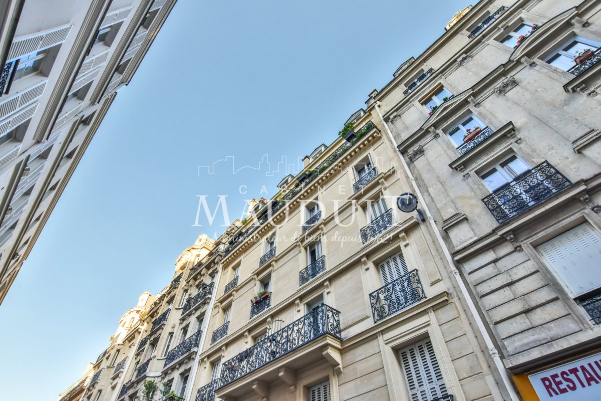 Location Appartement  2 pièces - 42.38m² 75009 Paris