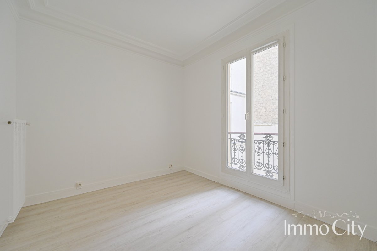 Location Appartement  2 pièces - 42.38m² 75009 Paris