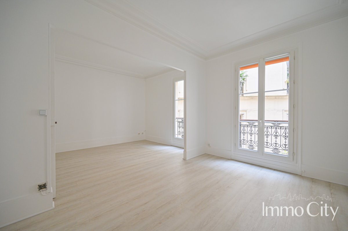 Location Appartement  2 pièces - 42.38m² 75009 Paris